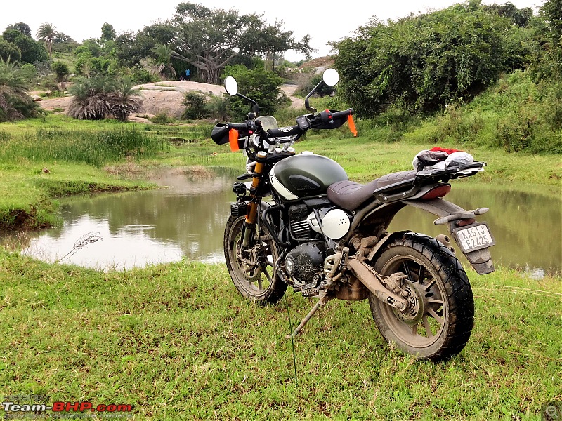 triumph 400cc motorcycle